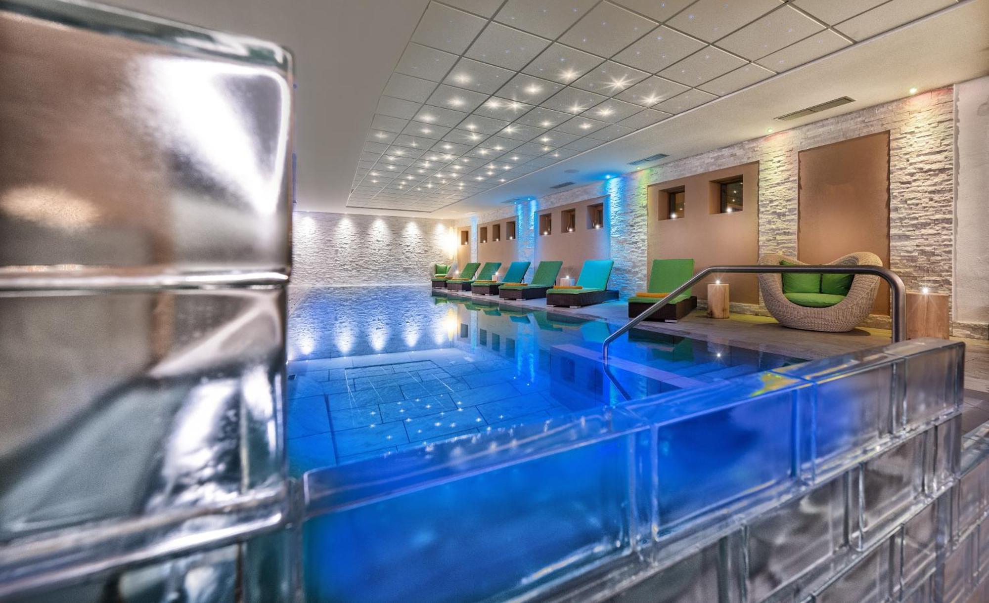 Family Hotel Serena Андало Екстер'єр фото