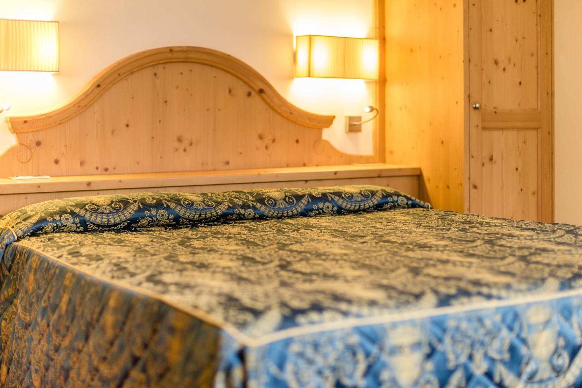 Family Hotel Serena Андало Екстер'єр фото