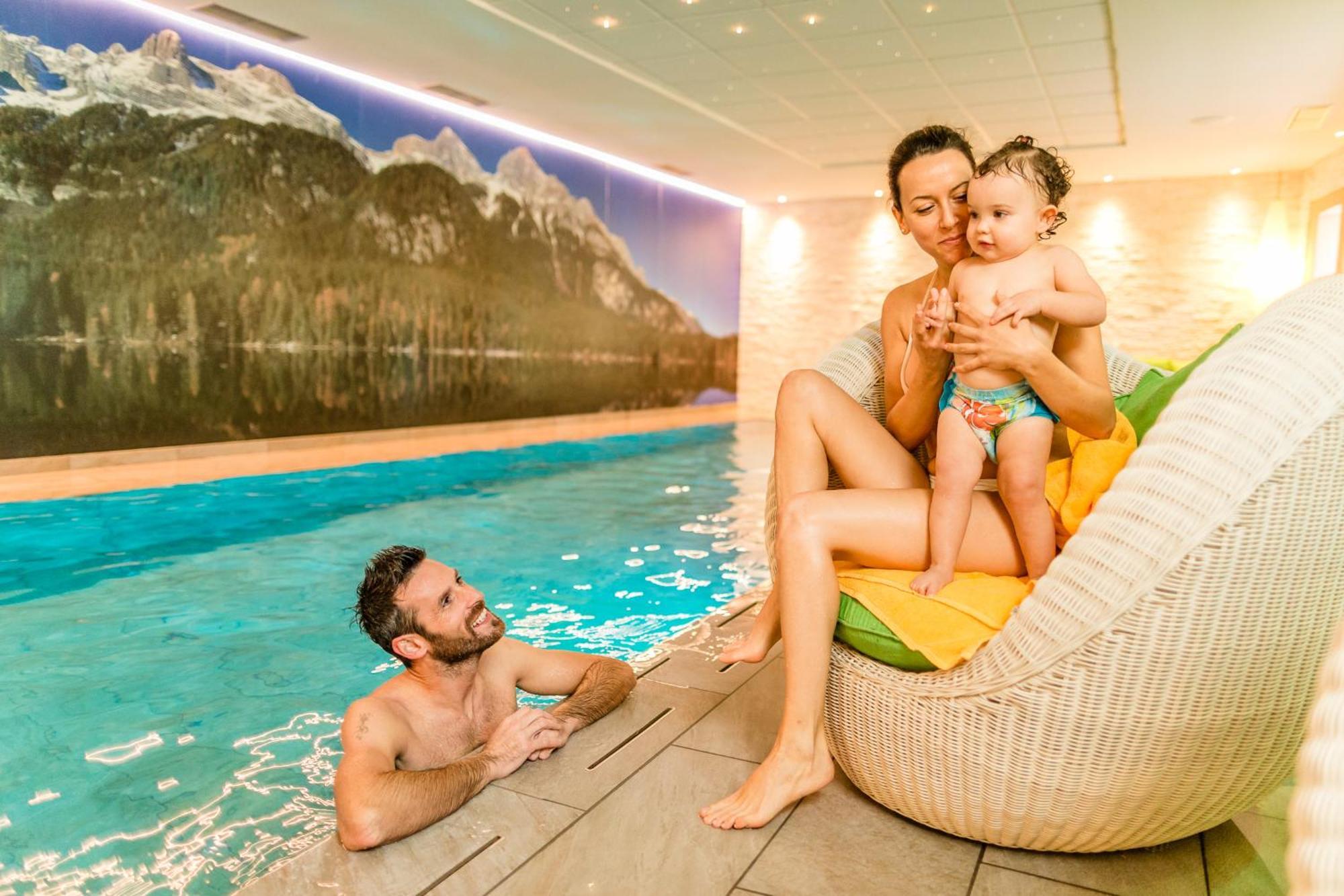 Family Hotel Serena Андало Екстер'єр фото