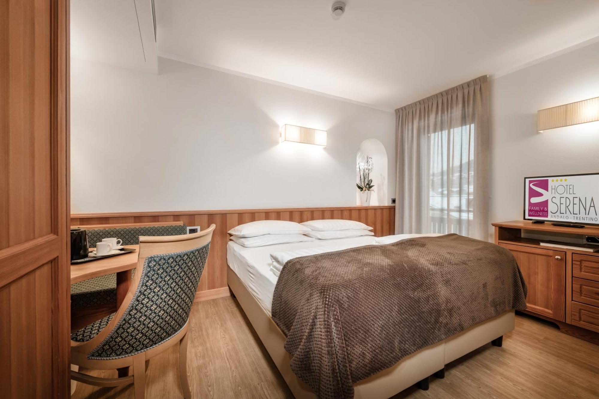 Family Hotel Serena Андало Екстер'єр фото