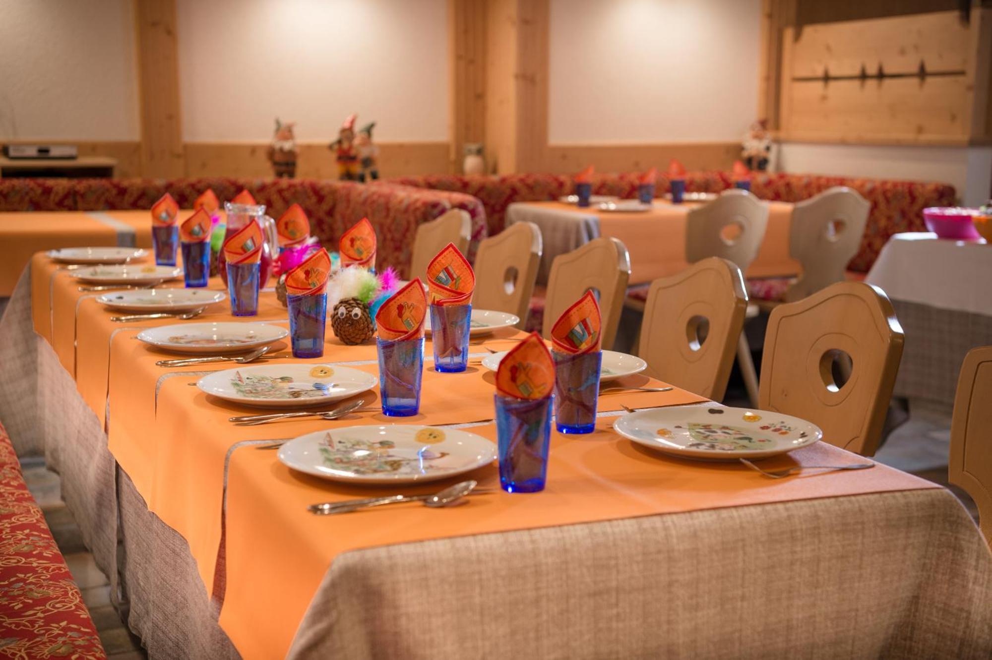 Family Hotel Serena Андало Екстер'єр фото