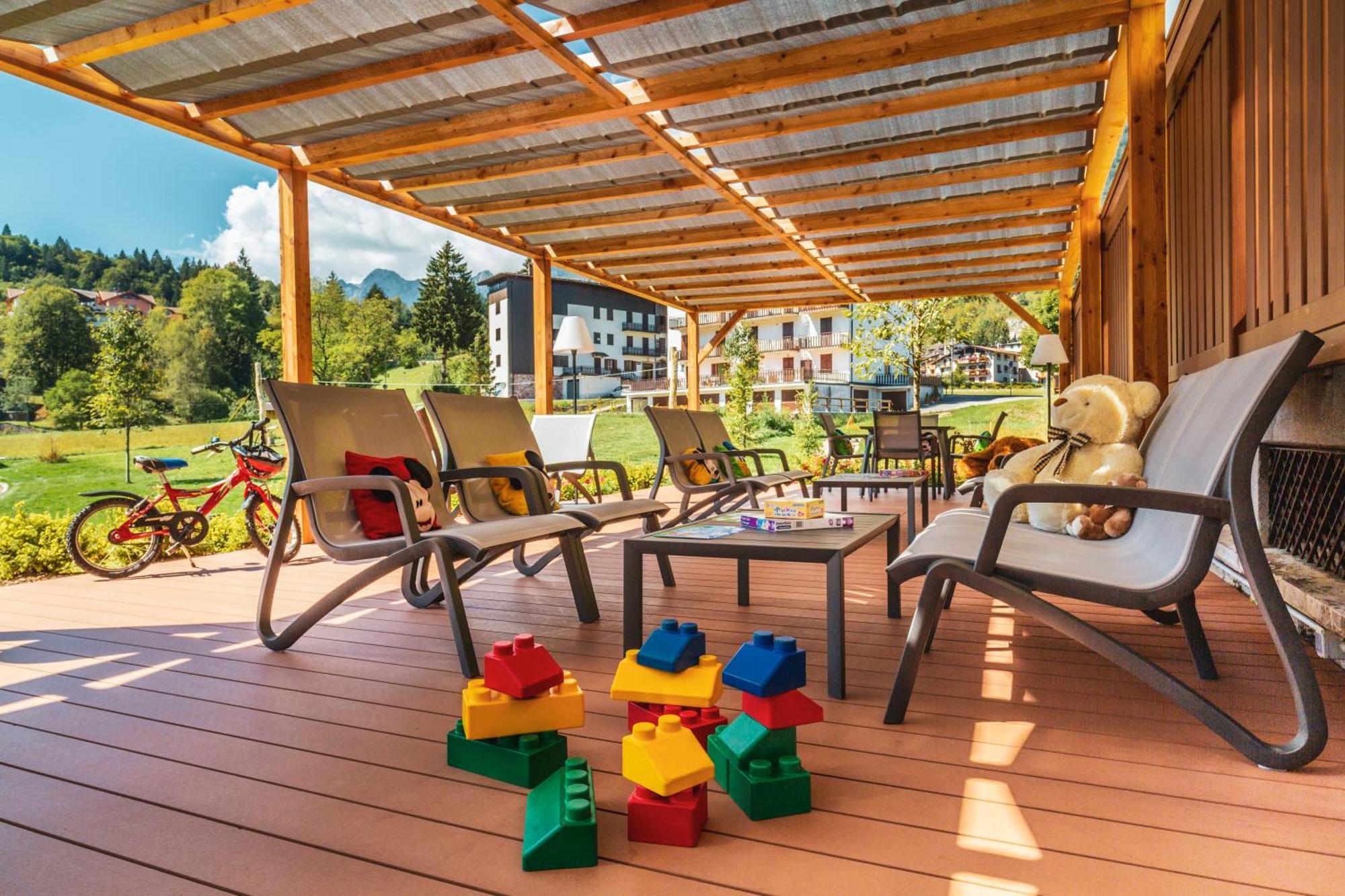 Family Hotel Serena Андало Екстер'єр фото