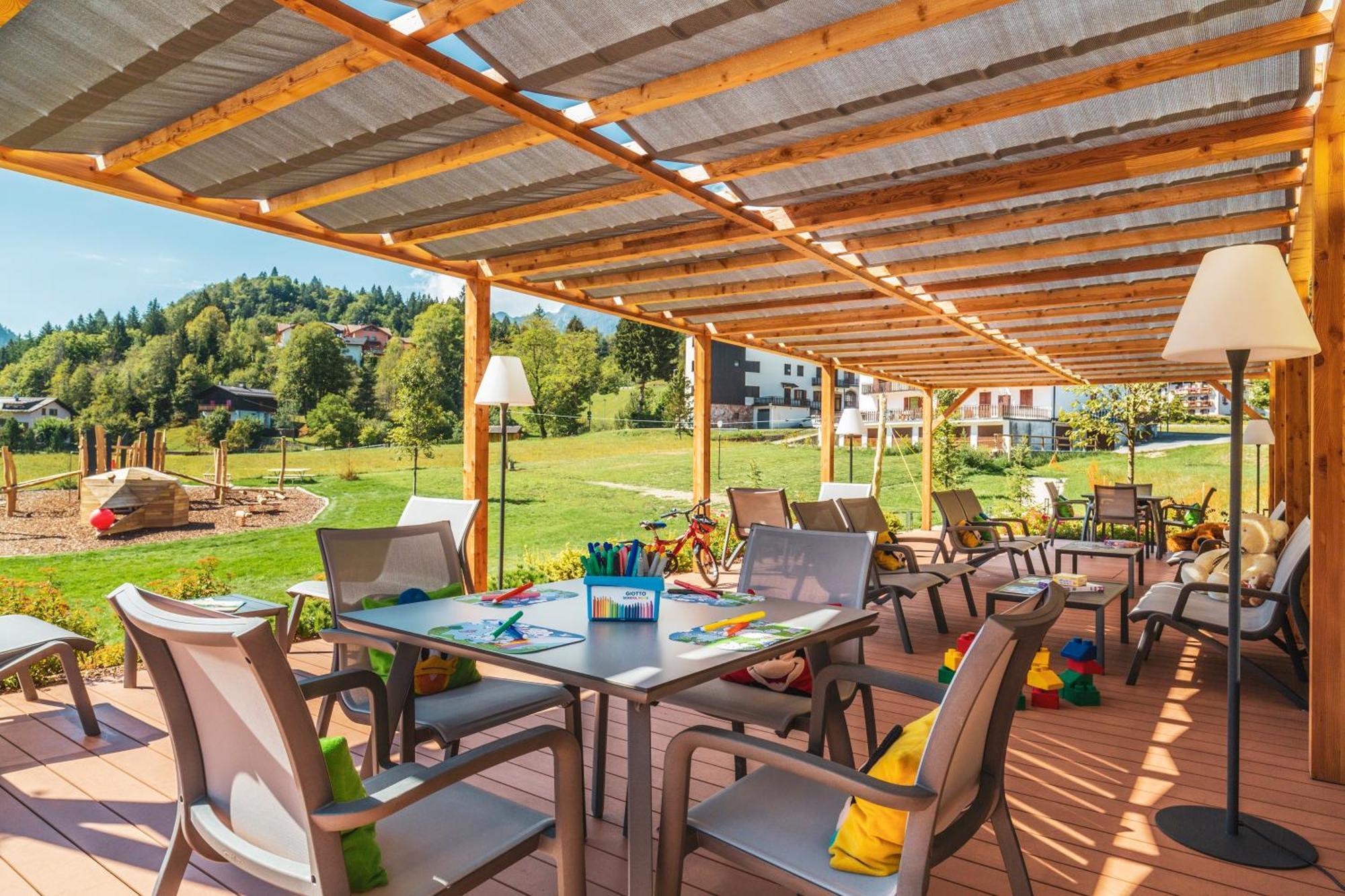 Family Hotel Serena Андало Екстер'єр фото