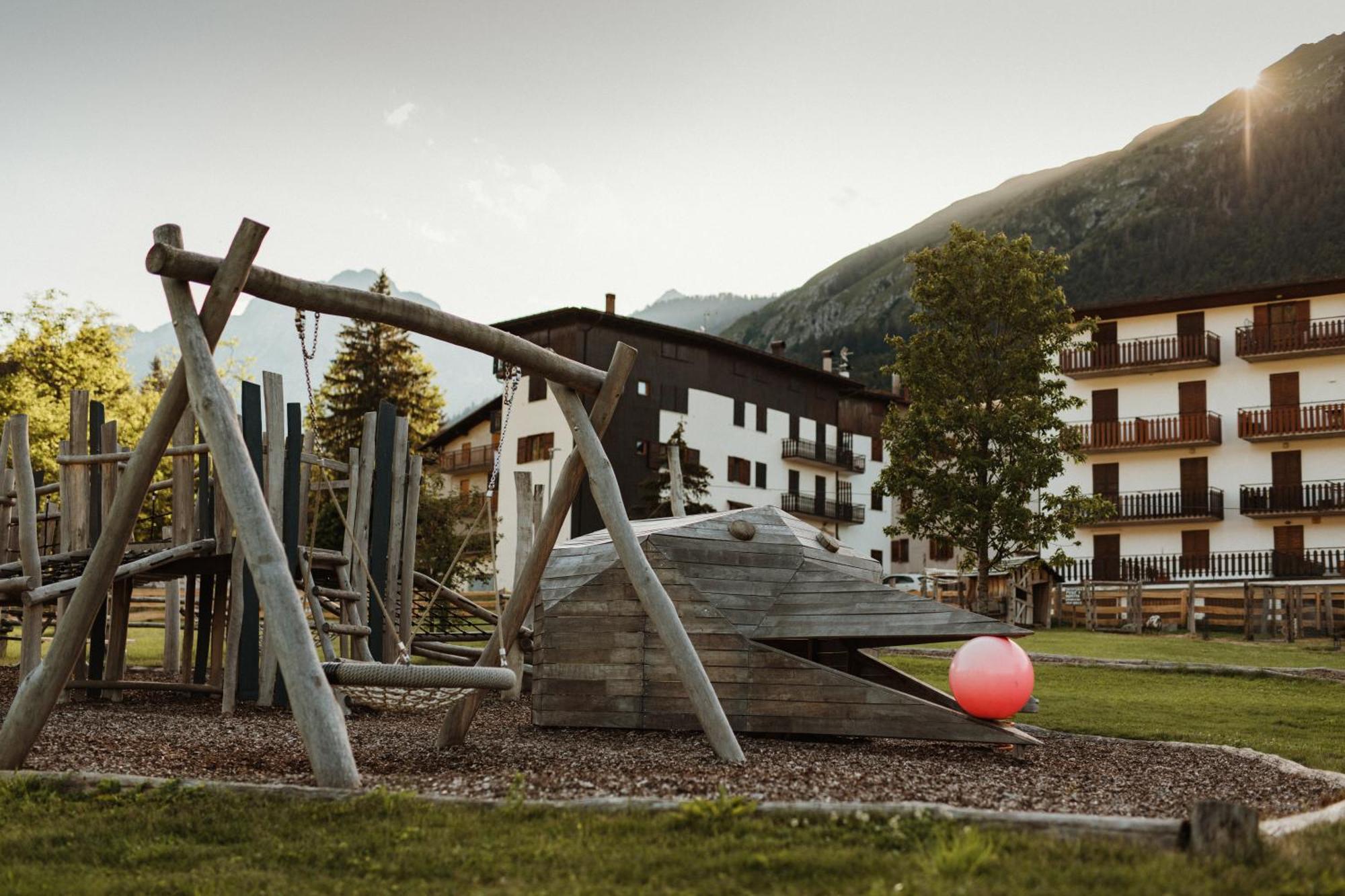 Family Hotel Serena Андало Екстер'єр фото