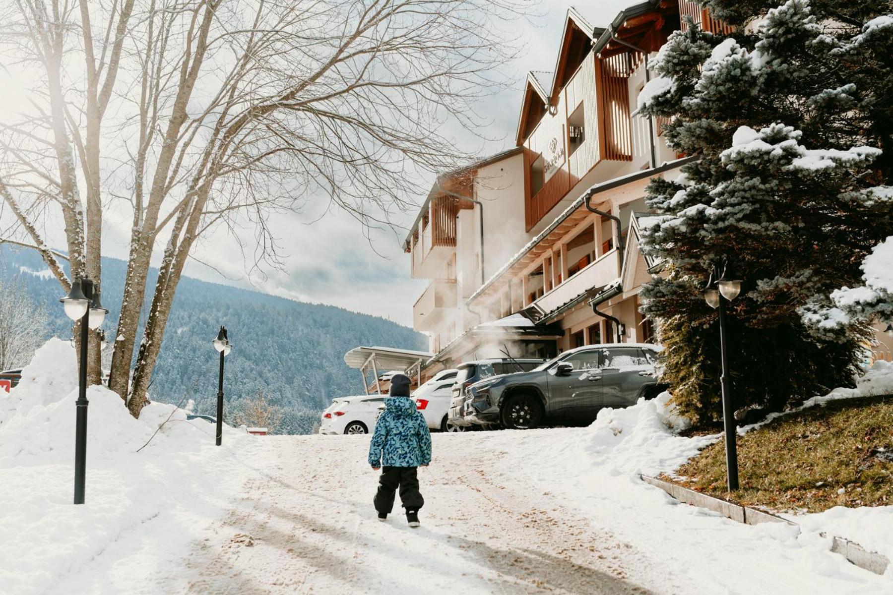 Family Hotel Serena Андало Екстер'єр фото